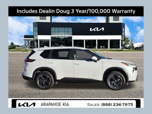 Used 2024 Nissan Rogue SV image 1
