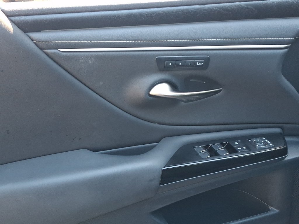 Used 2024 Lexus ES 350 w/ Premium Package FWD image 14