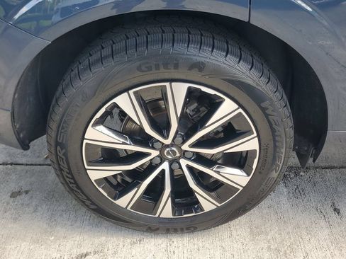Certified 2023 Volvo XC60 B5 Core w/ Climate Package FWD image 7