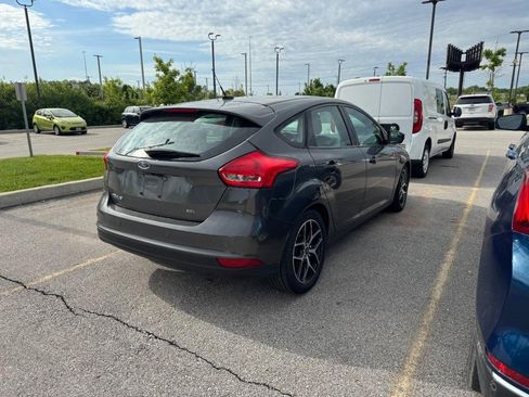 Used 2018 Ford Focus SEL w/ Cold Weather Package FWD image 13