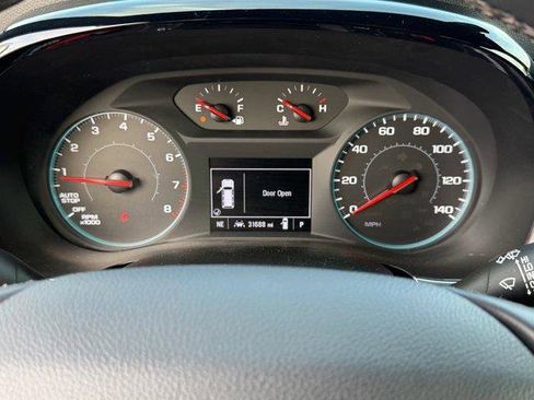 Used 2023 Chevrolet Traverse LT image 36