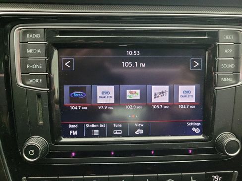 Used 2018 Volkswagen Passat 2.0T SE image 25