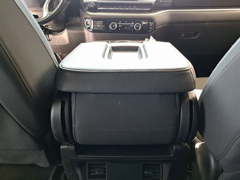 Used 2024 Chevrolet Silverado 2500 LT image 29