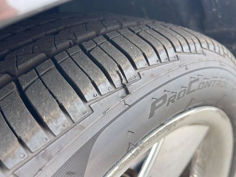 Used 2013 Dodge Challenger R/T RWD image 10