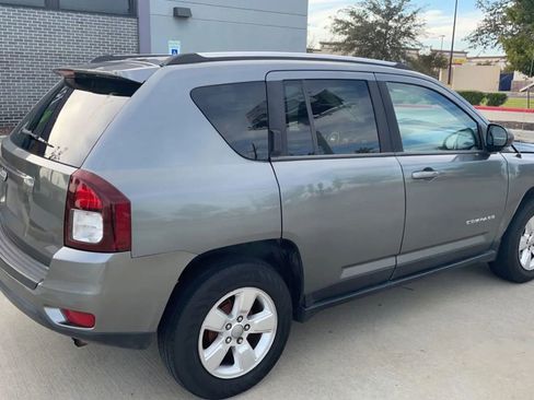 Used 2014 Jeep Compass Sport image 8