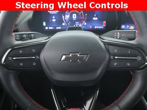 Used 2025 Chevrolet Traverse RS image 22