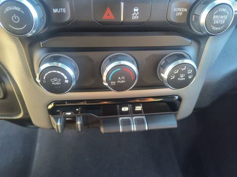 Used 2024 RAM 2500 Big Horn image 18