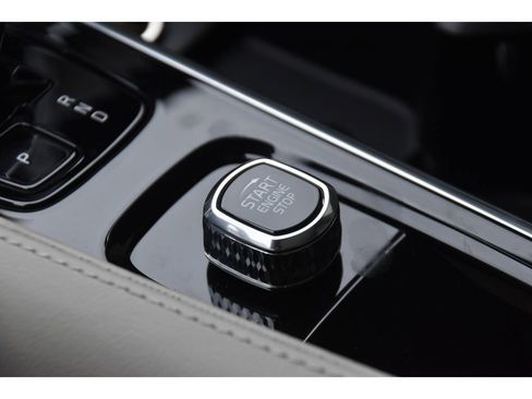 Certified 2025 Volvo S90 B6 Ultra image 37