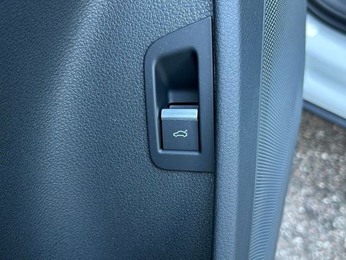 Used 2025 Audi Q7 3.0T Premium w/ Convenience Package image 21