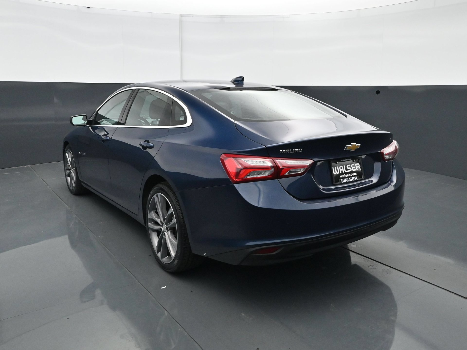 Used 2021 Chevrolet Malibu LT FWD image 5