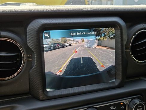 Certified 2023 Jeep Gladiator Overland image 27