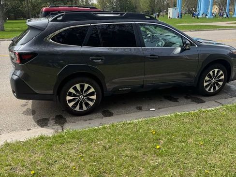Used 2025 Subaru Outback Limited w/ Popular Package #2 AWD/4WD image 2