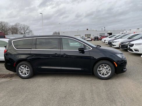 New 2026 Chrysler Voyager LX image 2