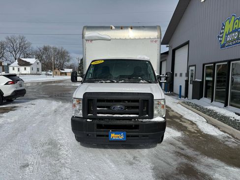 Used 2022 Ford E-350 and Econoline 350 Super Duty w/ Power Windows & Locks Group image 2