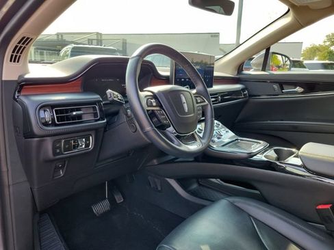 Used 2023 Lincoln Nautilus Reserve AWD/4WD image 6