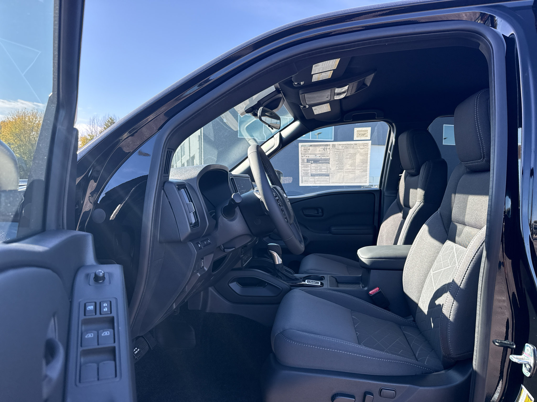 New 2027 Nissan Frontier SV w/ SV Convenience Package AWD/4WD image 4