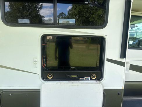 Used 2016 Ford E-450 and Econoline 450 Super Duty w/ Motorhome Prep Package RWD image 28