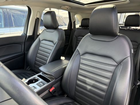 Used 2023 Ford Edge SEL image 9