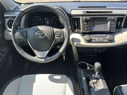 Used 2017 Toyota RAV4 XLE FWD image 11