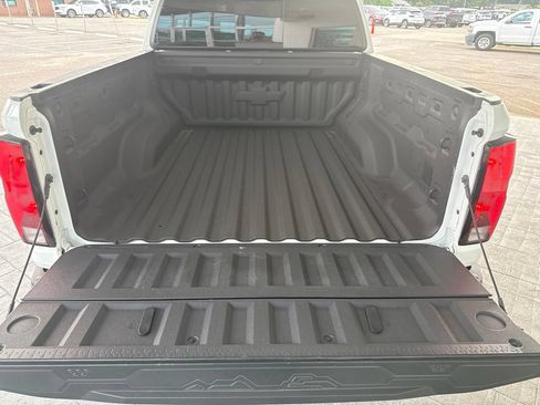 Used 2025 Chevrolet Colorado Trail Boss AWD/4WD image 12