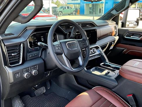 New 2026 GMC Sierra 3500 Denali Ultimate w/ LPO, Black Badging Package image 6