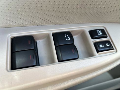 Used 2011 Subaru Outback 3.6R Limited w/ PWR Moonroof Pkg image 16