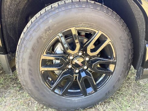 New 2026 GMC Sierra 1500 Elevation w/ Elevation Premium Package image 9