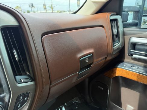 Used 2018 Chevrolet Silverado 2500 High Country w/ Duramax Plus Package AWD/4WD image 20