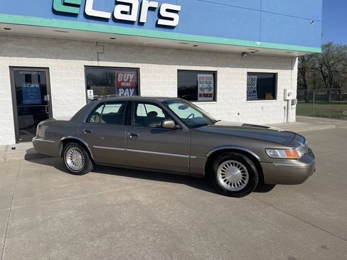 Used 2001 Mercury Grand Marquis LS image 2