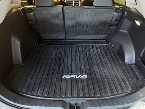 Used 2022 Toyota RAV4 LE AWD/4WD image 21
