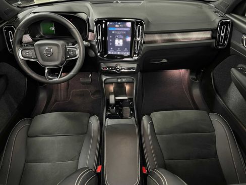 Used 2023 Volvo XC40 Recharge Plus AWD/4WD image 42