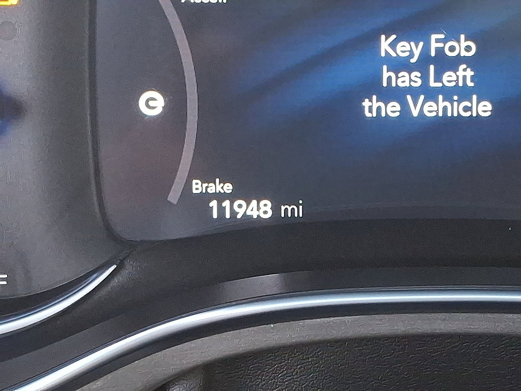 Used 2025 Chrysler Pacifica Pinnacle FWD image 19