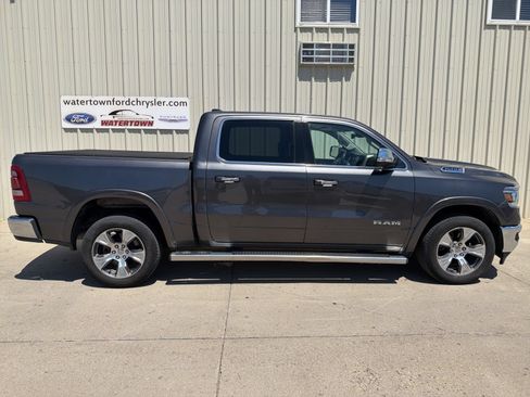Used 2022 RAM 1500 Laramie AWD/4WD image 1