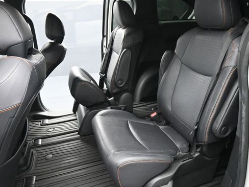 Used 2023 Toyota Sienna XSE image 18