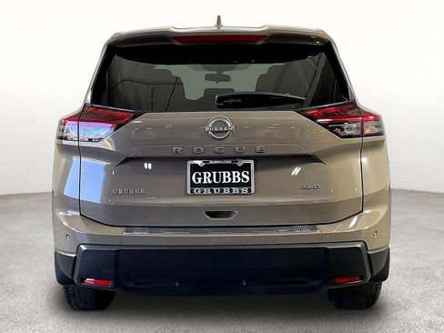 Used 2025 Nissan Rogue SV AWD/4WD image 5