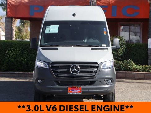 Used 2022 Mercedes-Benz Sprinter 2500 image 3