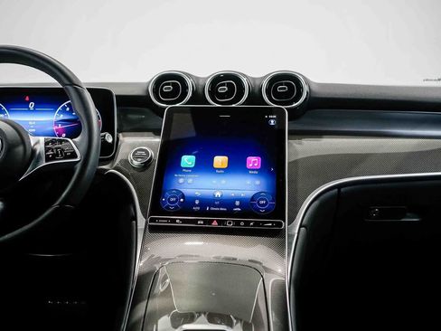 Used 2025 Mercedes-Benz GLC 300 GLC 300 image 12