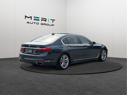 Used 2016 BMW 750i RWD image 8