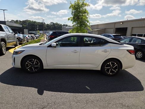 Used 2024 Nissan Sentra SV FWD image 2
