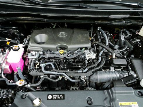 Used 2025 Toyota Sienna XLE w/ XLE Plus Package FWD image 36