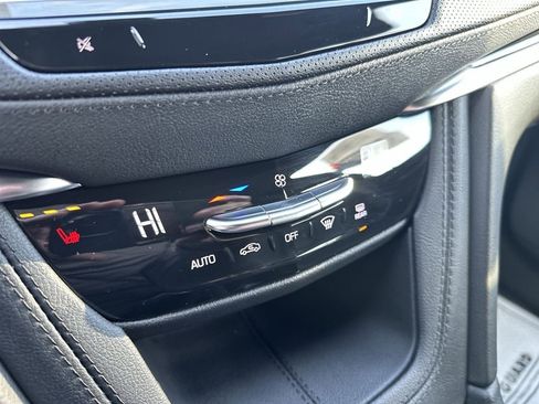 Certified 2024 Cadillac XT6 Luxury AWD/4WD image 18