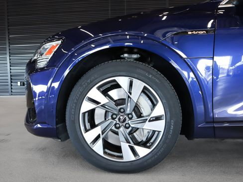 Used 2022 Audi e-tron Premium image 5