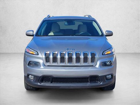 Used 2015 Jeep Cherokee Latitude FWD image 2