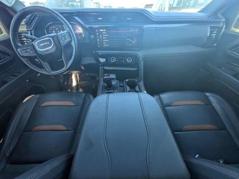 Used 2024 GMC Sierra 1500 AT4 w/ Technology Package AWD/4WD image 12