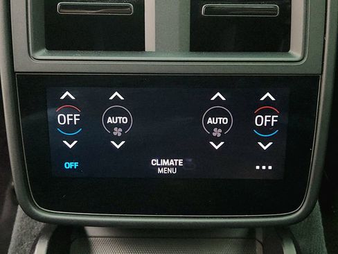 Used 2020 Porsche Taycan 4S image 29