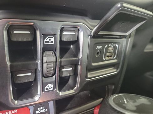 Used 2023 Jeep Wrangler Unlimited Rubicon AWD/4WD image 21