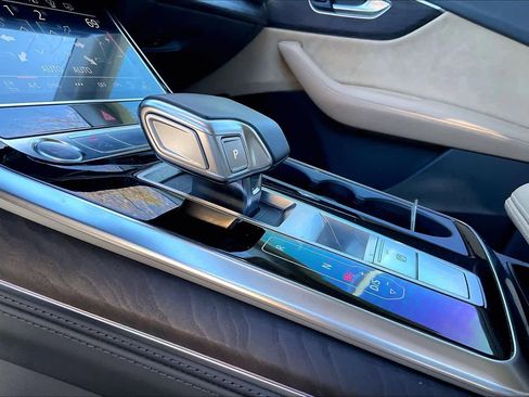 Used 2020 Audi Q8 Prestige w/ Prestige Package image 13