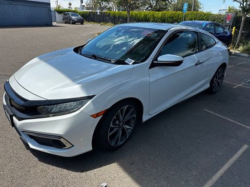 Used 2019 Honda Civic Touring image 12