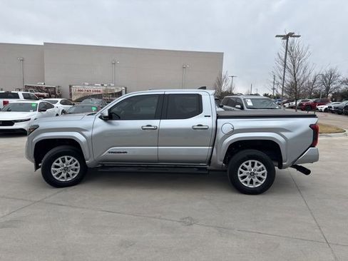 Used 2025 Toyota Tacoma 4x4 Double Cab image 5