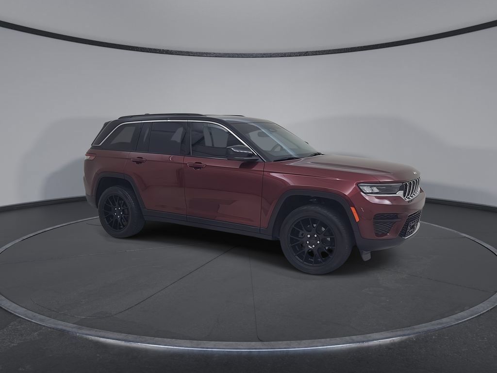 Used 2023 Jeep Grand Cherokee Laredo w/ Luxury Tech Group I AWD/4WD image 2